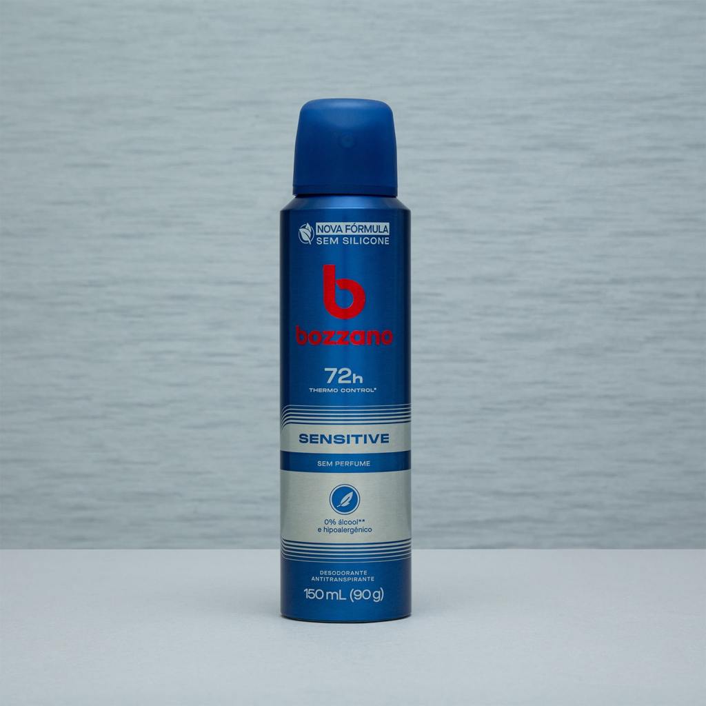 Frasco azul e prata do desodorante Bozzano Sensitive